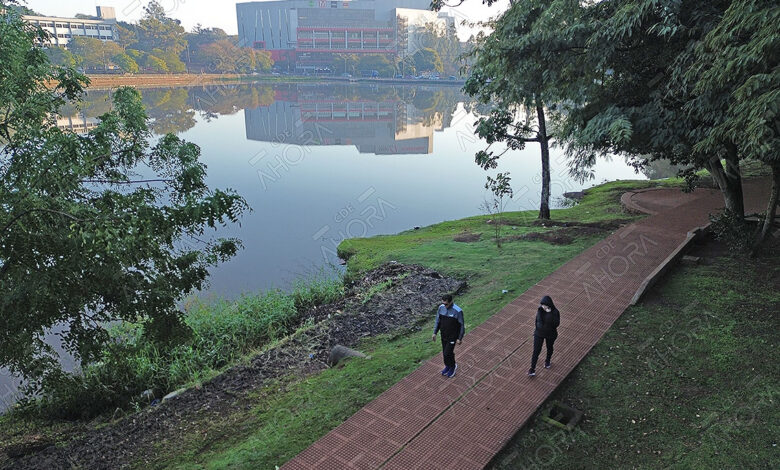 Lago de la República, Ciudad del Este, Alto Paraná, Paraguay.