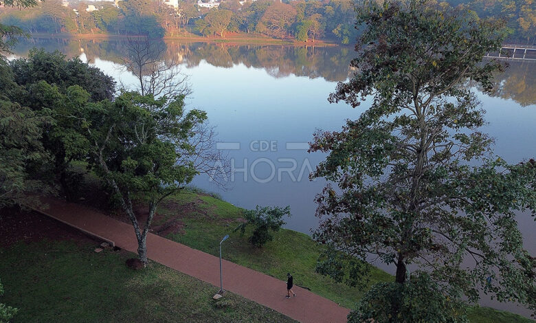 Lago de la República, Ciudad del Este, Alto Paraná, Paraguay.